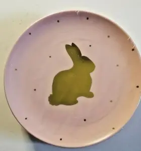 Amscan 192937001004 Easter Plates Plastic 20 Count Gold Bunny Design Sturdy 7.5 Inch Size New