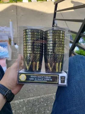 Amscan 192937324813 20 Piece Vip Premium Quality Plastic Tumblers 10oz. Black And Gold