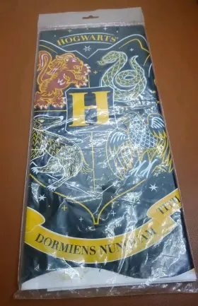 572858 Amscan Harry Potter Hogwarts United Plastic Party Table Cover - 54 Inch X 96