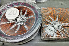 742879 Amscan Wicked Hauntings Haunted House Carnival Halloween Party Dessert Plates And Napkins