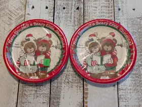21-0332-207 C.a. Reed Vintage Plastic Coated Plates 12 Packs 7 Inch Christmas Bear Carolers