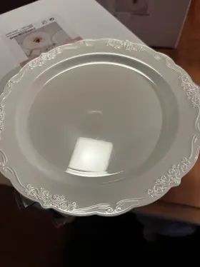Dyla01-60mi Dayammi 60ct Ivory 7.5in Plastic Disposable Dessert Plates For Party Dyla01-60mi Dayammi 60ct Ivory 7.5in Plastic Disposable Dessert Plates For Party