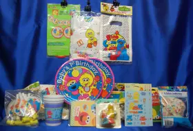 Designware 076526102450 Sesame Street # 18 1st Birthd Napkins Plates Tablecover Candle Garland Growth Ch