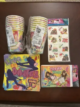Disney 726528298537 Shake It Up Themed Party Supplies