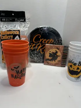 32217 Gift Envy Halloween Party Table Set 6 Person Plates Cups Napkins Cutlery New