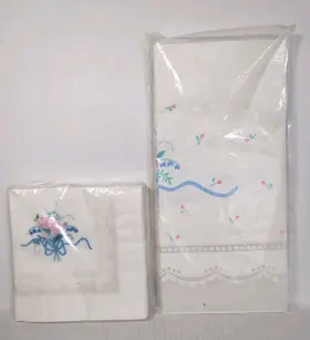 Hallmark 070000022920 Vintage Napkins And Table Cover Blue Pink Flower Pattern Nos