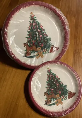 Hallmark 070000047817 Christmas Tree Paper Plates 8 Dinner And Dessert 16 Pieces New Vintag