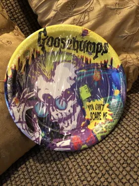 Hallmark 726528042222 Goosebumps Paper Plates New Sealed 8 Party Express Halloween 6 3/4 Inch