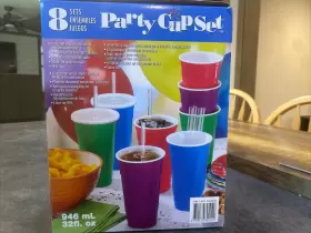 Jia Wei 710139301140 Jumbo Double Wall Insulated 32oz Reusable Party Cups With Lids Set 8. Colors. New