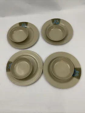 Melawares 313029327301 Vintage Melawres 4 Plastic Plates And Bowls. New