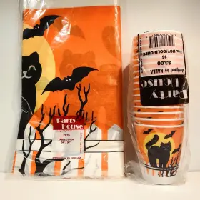 Party House 047415001048 Vintage Halloween Paper Tablecloth 54x96 Inch And 16 Matching Cups Kalla 1983