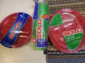 2-plastic Solo & Good Sense Wu1012 Vintage Cups And Plates Green Ultra Colors Edition Rare