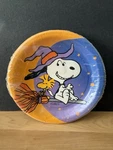 Peanuts Snoopy Vintage Hallmark Witch Way Halloween Party Paper Small Plates Nos New. Price: $9.94.