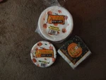 Vtg Fonda Halloween 6 Coated Plates And 7/8''FOAM Plus Napkins Nos New. Price: $15.00.