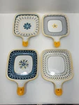 Keyiyijia Handle Square Plate 4PCS Set Exquisite Pattern Tableware Used. Price: $17.95.