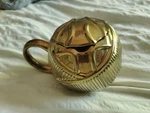 Hallmark Harry Potter Colden Snitch Lidded Coffee Mug Cup Rare Used. Price: $35.00.