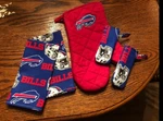 New Nfl Cooking Kitchen Buffalo Bills Football Potholder/skillet Holders/napkins. Price: $29.50.