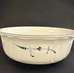 Villeroy Boch Vieux Luxembourg Round Vegetable Serving Bowl Vitro Porcelain 8" Used. Price: $35.00.