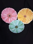 Amscan Flower Design Hard Plastic Serving Bowl & 2 Plates New. Price: $16.00.