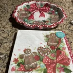 Pioneer Woman Gingerbread Boy & Girl 11 Scalloped 8 Dinner Plates 20 Napkins New. Price: $25.00.